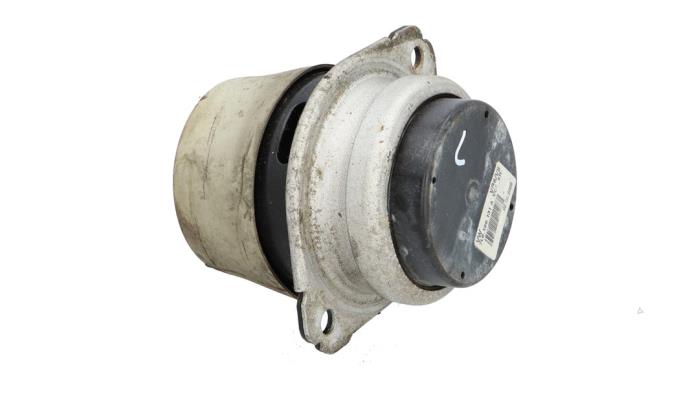 Used Engine mount Audi Q7 (4LB) 4.2 FSI V8 32V Price € 35,00 Margin scheme offered by Automaterialen Ronald Morien B.V.