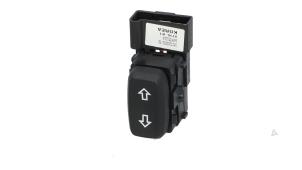 Usados Interruptor de ajuste de asiento Opel Astra K 1.0 Turbo 12V Precio € 15,00 Norma de margen ofrecido por Automaterialen Ronald Morien B.V.