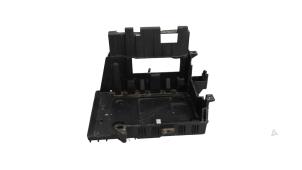 Used Battery box Opel Karl 1.0 12V Price € 15,00 Margin scheme offered by Automaterialen Ronald Morien B.V.