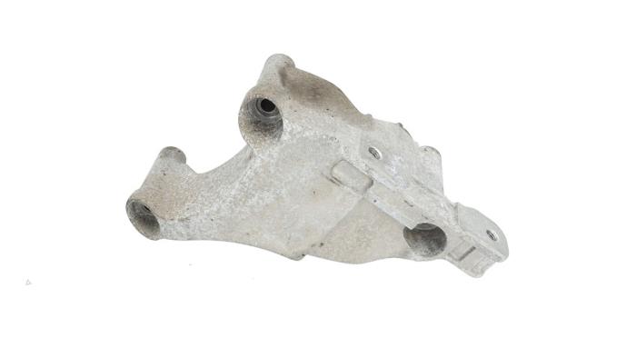 Usagé Support moteur Opel Astra K Sports Tourer 1.4 16V Prix € 15,00 Prix TTC proposé par Automaterialen Ronald Morien B.V.