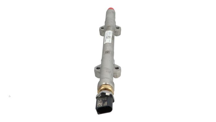 Gebrauchte Kraftstoffverteiler Volkswagen Golf VII (AUA) 1.5 TSI Evo BlueMotion 16V Preis € 65,00 Mit Mehrwertsteuer angeboten von Automaterialen Ronald Morien B.V.