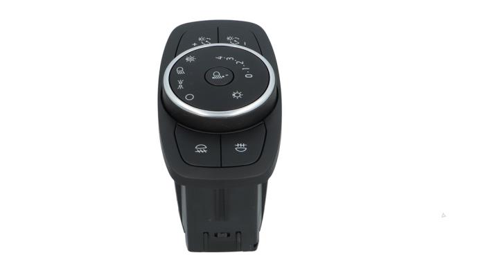 Interruptor de luz de un Ford Fiesta 7 1.0 EcoBoost 12V 125 2020