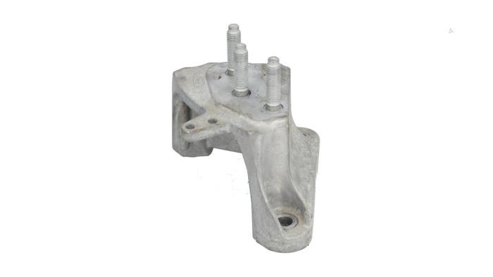Gearbox mount from a Ford Fiesta 7 1.0 EcoBoost 12V 125 2020