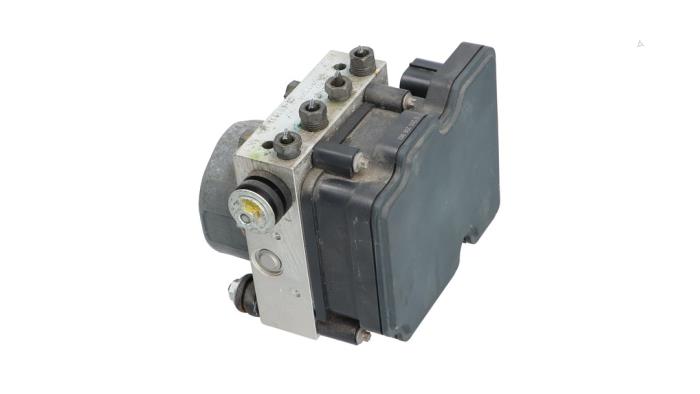 Gebrauchte ABS Pumpe Renault Clio IV (5R) 1.6 Turbo 16V RS 200 EDC Preis € 95,00 Margenregelung angeboten von Automaterialen Ronald Morien B.V.