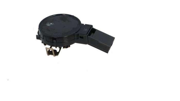 Begagnade Regnsensor Opel Crossland (X) 1.2 Turbo 12V Pris € 19,00 Inklusive moms erbjuds av Automaterialen Ronald Morien B.V.