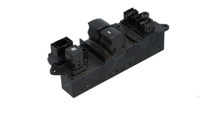 Usados Interruptor combinado de ventanillas Mitsubishi Space Star (A0) 1.0 12V Precio € 29,00 Norma de margen ofrecido por Automaterialen Ronald Morien B.V.