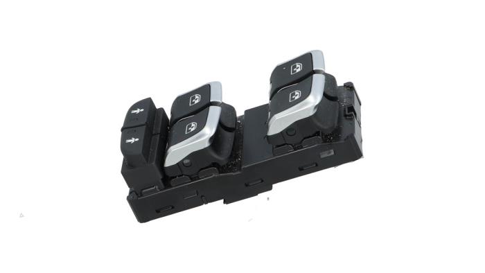 Usados Interruptor combinado de ventanillas Audi Q2 (GAB/GAG) 1.6 30 TDI 16V Precio € 19,00 IVA incluido ofrecido por Automaterialen Ronald Morien B.V.