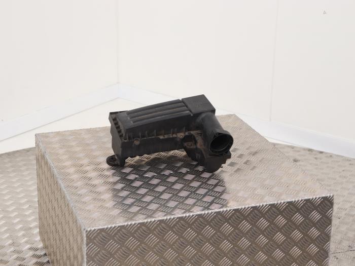 Begagnade Luftfilter Volkswagen Passat Variant (3C5) 1.6 TDI 16V Bluemotion Pris € 25,00 Marginaltabell erbjuds av Automaterialen Ronald Morien B.V.
