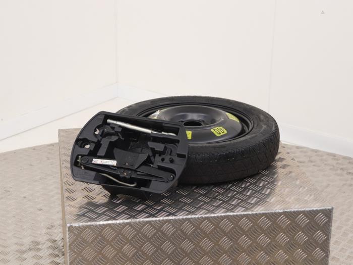 Kit Roue De Secours 125/80R16 Compatible Peugeot 308 CC (2007-2012) - Avec Cric, Clé, Gants, Sac