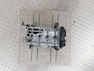 Engine from a Volkswagen Golf VII (AUA) 2.0 GTI 16V Performance Package 2020