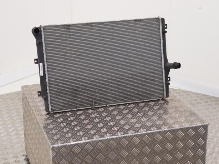 Used Radiator Volkswagen Passat Variant (3C5) 1.6 TDI 16V Bluemotion Price € 30,00 Margin scheme offered by Automaterialen Ronald Morien B.V.