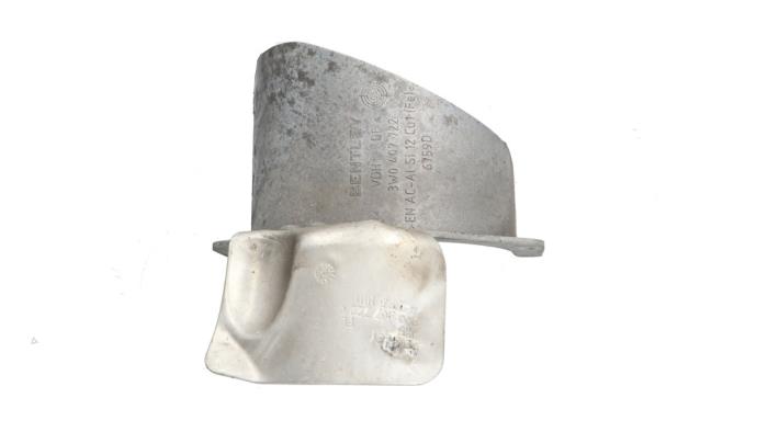 Gebrauchte Hitzeschild Auspuff Bentley Continental GT 6.0 W12 48V Preis € 19,00 Margenregelung angeboten von Automaterialen Ronald Morien B.V.
