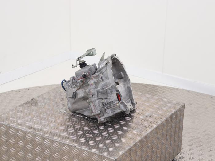 Getriebe van een Mitsubishi Space Star (A0) 1.2 12V 2021