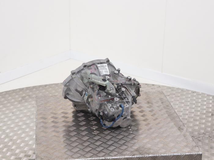 Getriebe van een Mitsubishi Space Star (A0) 1.2 12V 2021