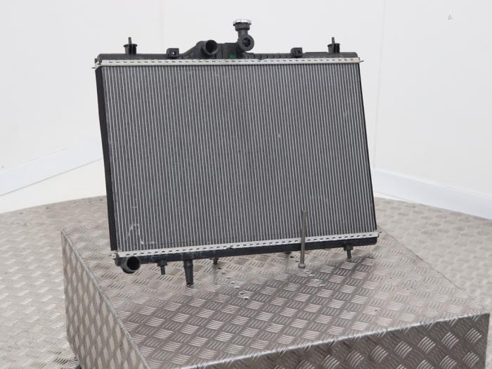 Usagé Radiateur Renault Koleos I 2.0 dCi 16V Prix € 49,00 Règlement à la marge proposé par Automaterialen Ronald Morien B.V.