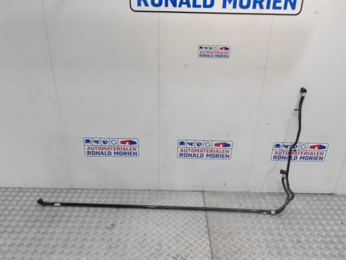 Usagé Conduit (divers) Tesla Model 3 EV AWD Prix € 42,35 Prix TTC proposé par Automaterialen Ronald Morien B.V.