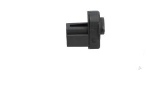 Usados Sensor de temperatura interior Renault Koleos II (RZGH) 2.0 dCi Precio € 25,00 IVA incluido ofrecido por Automaterialen Ronald Morien B.V.