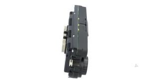 Begagnade Luftkonditionering, kontrollpanel Volkswagen Passat (3C2) 2.0 TDI 16V 140 Pris € 45,00 Marginaltabell erbjuds av Automaterialen Ronald Morien B.V.