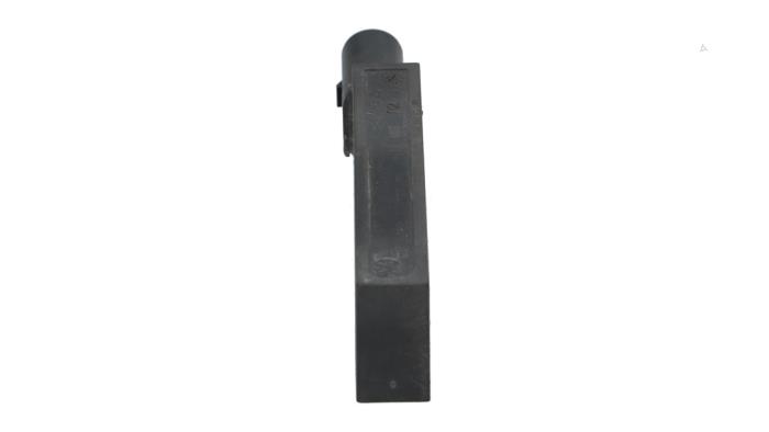 Używane Keyless Entry-Antena Volkswagen Passat (3C2) 2.0 TDI 16V 140 Cena € 10,00 Procedura marży oferowane przez Automaterialen Ronald Morien B.V.