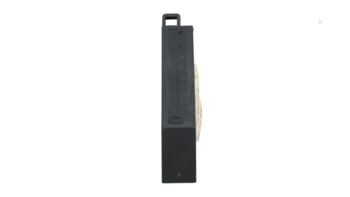 Używane Keyless Entry-Antena Volkswagen Passat (3C2) 2.0 TDI 16V 140 Cena € 10,00 Procedura marży oferowane przez Automaterialen Ronald Morien B.V.