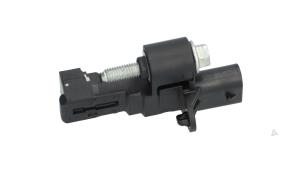 Usados Sensor de cigüeñal Peugeot 3008 II (M4/MC/MJ/MR) 1.6 e-THP 165 16V Precio € 20,00 IVA incluido ofrecido por Automaterialen Ronald Morien B.V.