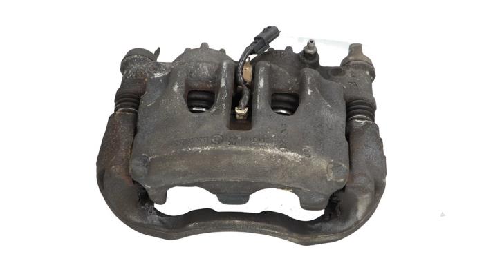 Gebrauchte Bremszange links vorne Opel Movano 2.3 CDTi 16V FWD Preis € 75,00 Mit Mehrwertsteuer angeboten von Automaterialen Ronald Morien B.V.