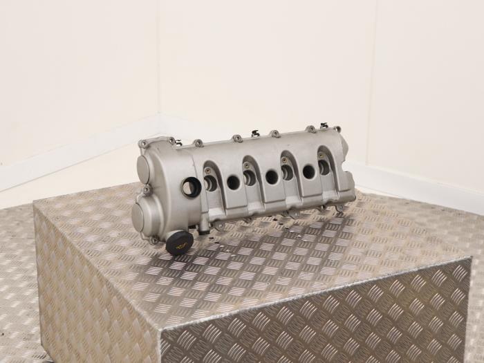 Usagé Couvercle soupapes Porsche Cayenne (9PA) 4.5 S V8 32V Prix € 125,00 Règlement à la marge proposé par Automaterialen Ronald Morien B.V.
