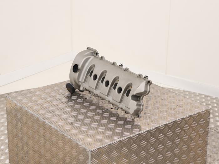 Ventildeckel van een Porsche Cayenne (9PA) 4.5 S V8 32V 2003