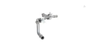 Neuf Tube d'eau Renault Clio V (RJAB) 1.0 TCe 90 12V Bi-Fuel Prix € 25,00 Prix TTC proposé par Automaterialen Ronald Morien B.V.