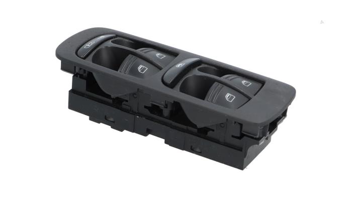 Usados Interruptor combinado de ventanillas Porsche Cayenne (9PA) 4.5 S V8 32V Precio € 35,00 Norma de margen ofrecido por Automaterialen Ronald Morien B.V.