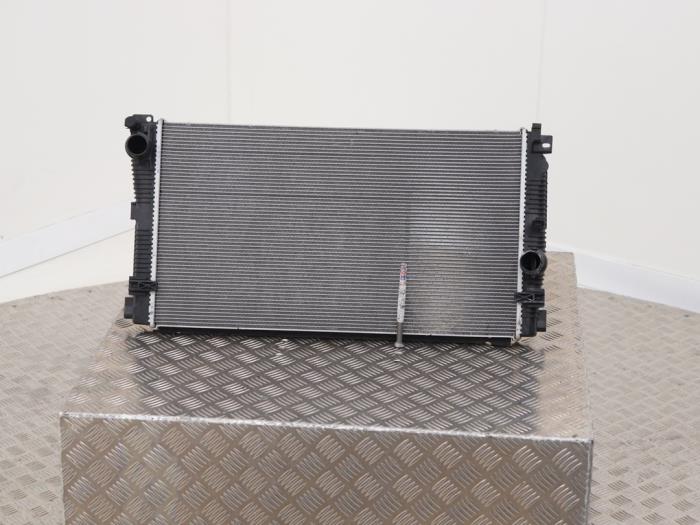 Radiator from a BMW 3 serie Touring (G21) 320i 2.0 TwinPower Turbo 16V 2019