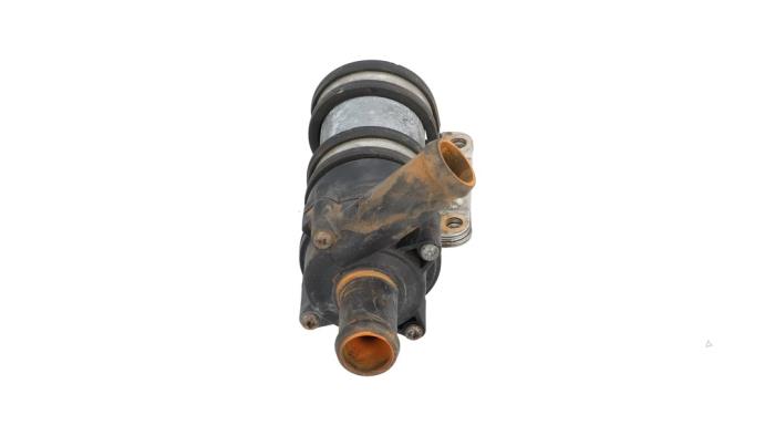 Begagnade Extra vattenpump Audi TT (8N3) 1.8 T 20V Quattro Pris € 25,00 Inklusive moms erbjuds av Automaterialen Ronald Morien B.V.