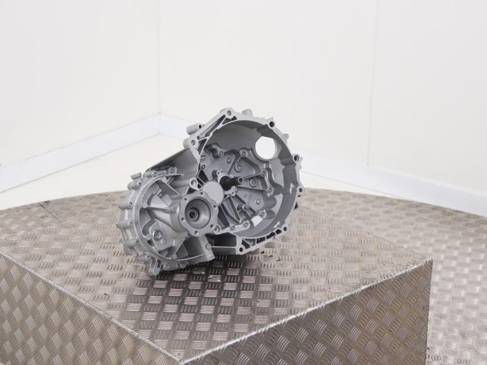 Overhauled Gearbox Volkswagen T-Cross 1.0 TSI 115 12V Price € 1.633,50 Inclusive VAT offered by Automaterialen Ronald Morien B.V.