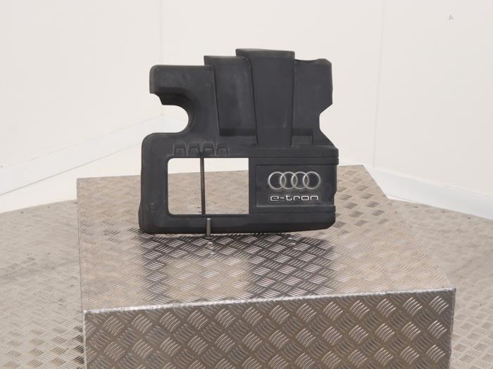 Usados Cobertor motor Audi A3 Sportback (8VA/8VF) 1.4 TFSI 16V e-tron Precio € 35,00 Norma de margen ofrecido por Automaterialen Ronald Morien B.V.