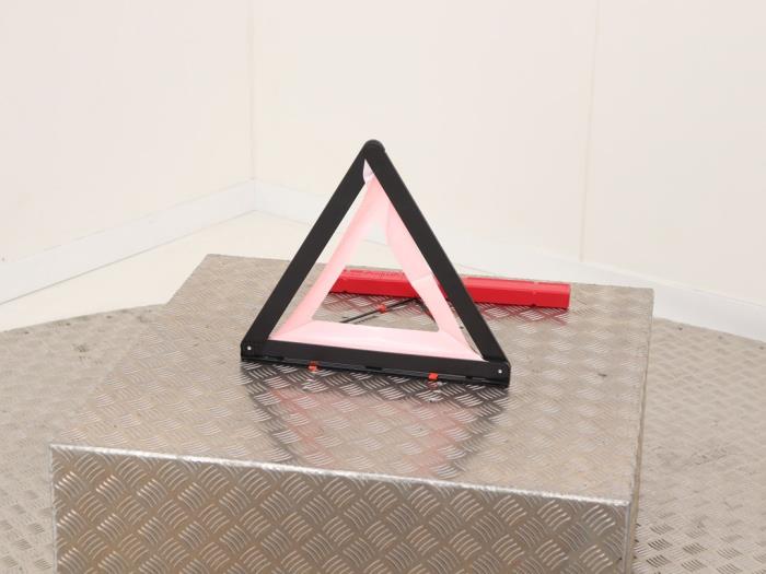 Warning triangle Volkswagen Up! 1.0 TSI 12V GTI 8K0860251B