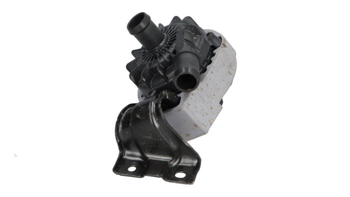 Begagnade Extra vattenpump Cupra Born 58 Pris € 90,75 Inklusive moms erbjuds av Automaterialen Ronald Morien B.V.