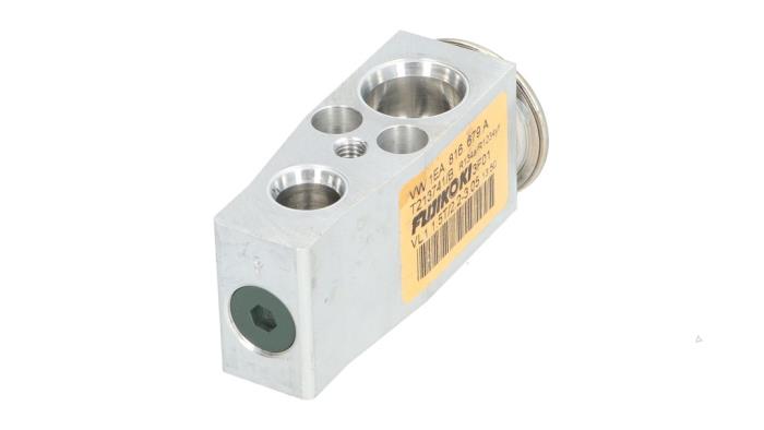 Usagé Valve d'expansion clim Cupra Born 58 Prix € 35,09 Prix TTC proposé par Automaterialen Ronald Morien B.V.