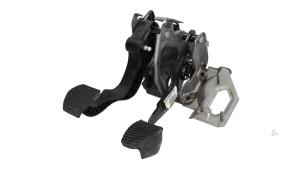 Gebrauchte Pedale Set Peugeot 208 I (CA/CC/CK/CL) 1.2 Vti 12V PureTech 82 Preis € 45,00 Margenregelung angeboten von Automaterialen Ronald Morien B.V.