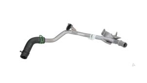 Neuf Tube d'eau Renault Clio V (RJAB) 1.0 TCe 90 12V Bi-Fuel Prix € 25,00 Prix TTC proposé par Automaterialen Ronald Morien B.V.