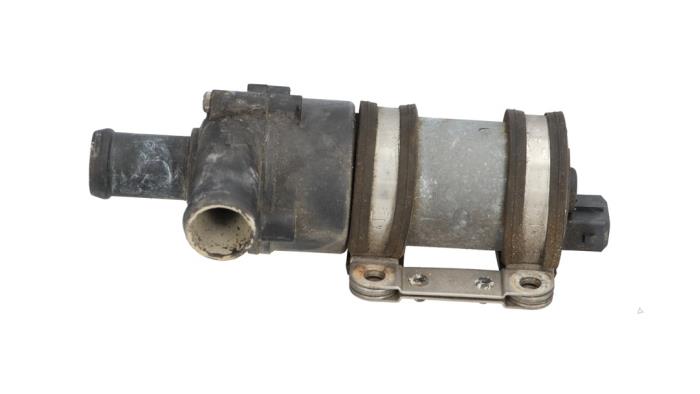 Begagnade Extra vattenpump Audi TT (8N3) 1.8 T 20V Quattro Pris € 25,00 Inklusive moms erbjuds av Automaterialen Ronald Morien B.V.
