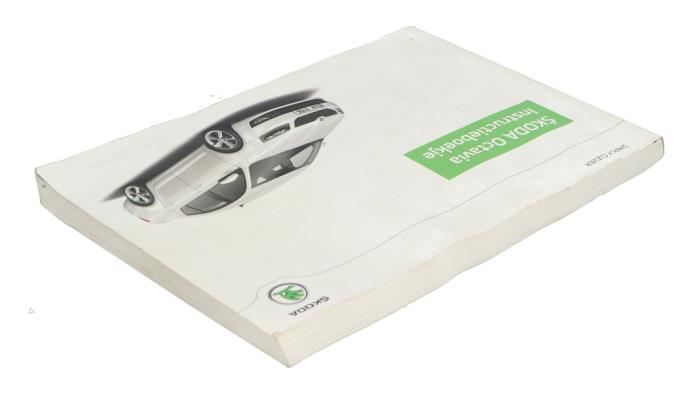 Używane Instrukcja Skoda Octavia (5EAA) 1.8 TSI 16V Cena € 15,00 Procedura marży oferowane przez Automaterialen Ronald Morien B.V.
