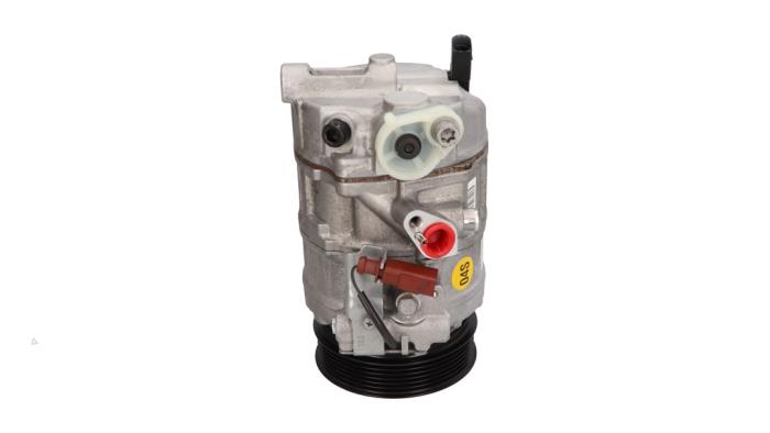 Air conditioning pump from a Volkswagen Transporter T6 2.0 TDI 2022