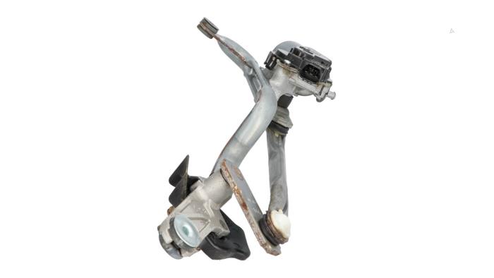 Wiper motor + mechanism Toyota Yaris III 1.5 16V Hybrid - 1593007710 OEM