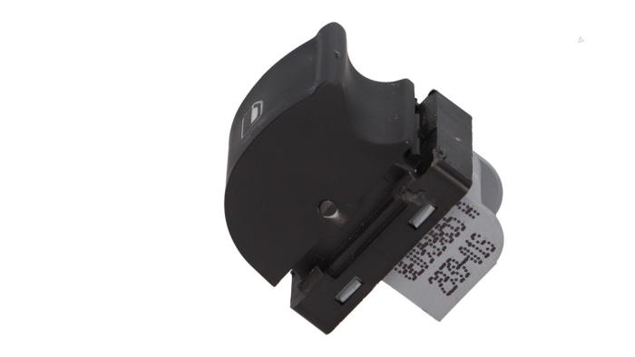 Usados Interruptor de ventanilla eléctrica Audi TT (8J3) 2.5 RS Turbo 20V Quattro Precio € 10,00 Norma de margen ofrecido por Automaterialen Ronald Morien B.V.