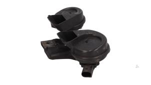 Begagnade Signalhorn Audi TT (8J3) 2.5 RS Turbo 20V Quattro Pris € 25,00 Marginaltabell erbjuds av Automaterialen Ronald Morien B.V.