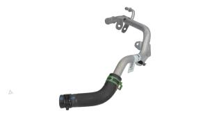 Neuf Tube d'eau Renault Clio V (RJAB) 1.0 TCe 90 12V Bi-Fuel Prix € 14,99 Prix TTC proposé par Automaterialen Ronald Morien B.V.
