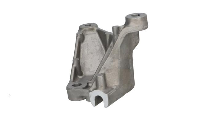 Neuf Support dynamo bas Renault Clio V (RJAB) 1.0 TCe 90 12V Bi-Fuel Prix € 34,99 Prix TTC proposé par Automaterialen Ronald Morien B.V.