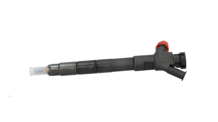 Injector (diesel) from a Volkswagen Transporter/Caravelle T6 2.0 TDI 150 2021