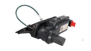 New Parking brake motor Volkswagen ID.4 (E21) GTX Price € 45,00 Inclusive VAT offered by Automaterialen Ronald Morien B.V.