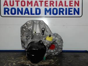 Skontrolowane Skrzynia biegów Renault Kangoo Cena € 1.391,50 Z VAT oferowane przez Automaterialen Ronald Morien B.V.